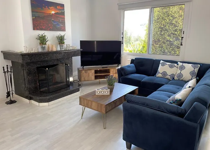 Coral Bay New Furnished Private With Pool *