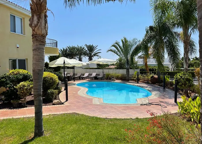 Coral Bay New Furnished Private With Pool Villa Peyia